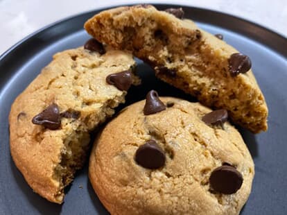 Chocolate chip cookie